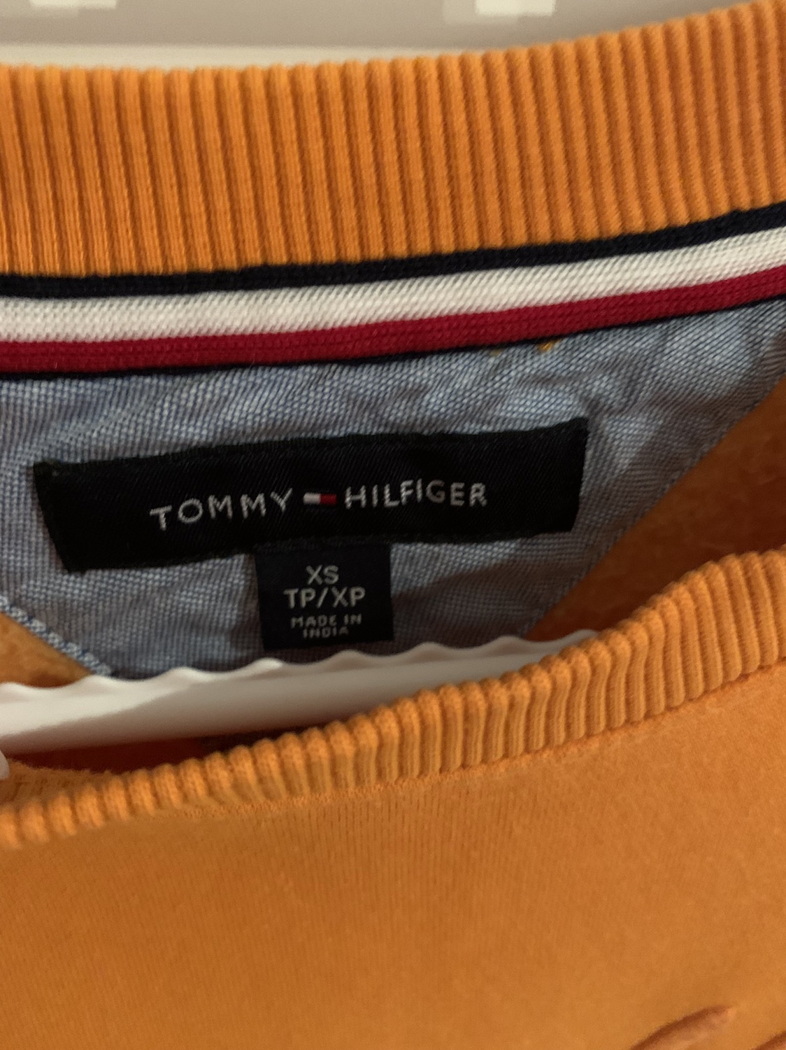 Women’s Sweater image indicator(2)