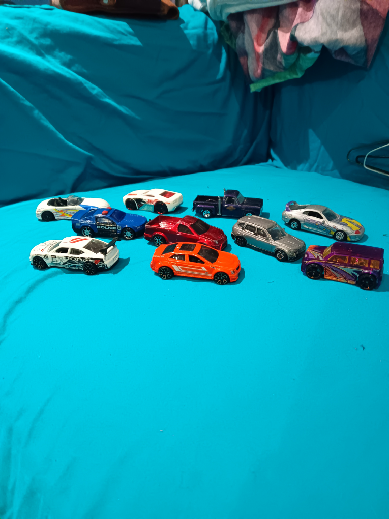 10 die cast cars