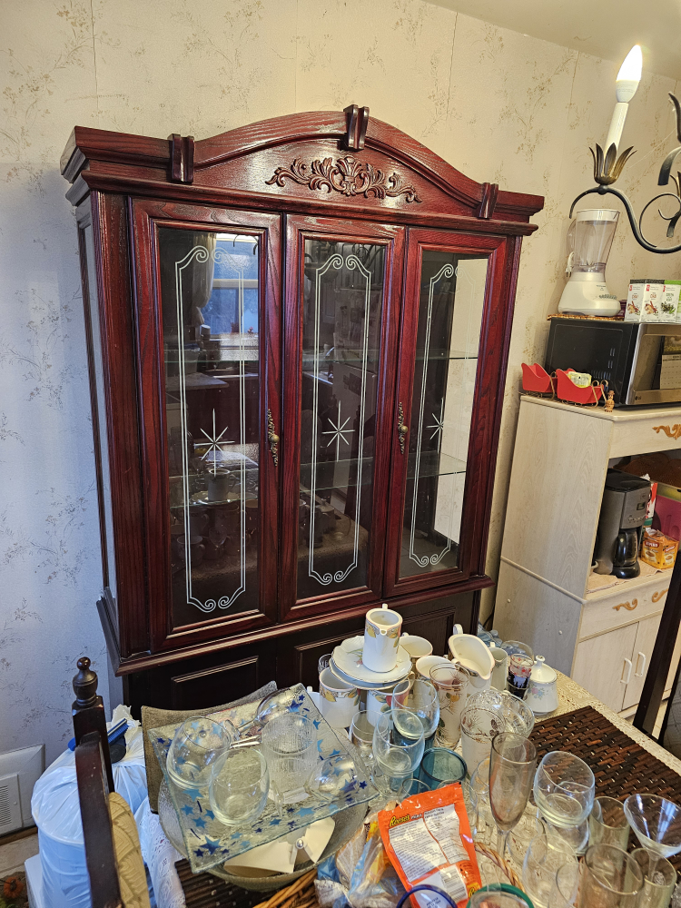 China cabinet - photo 3