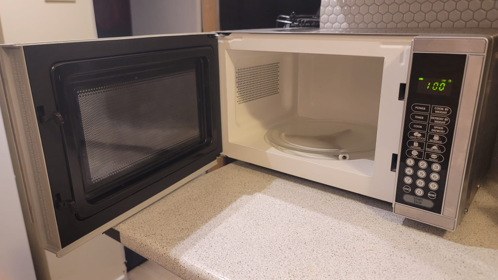 Danby Designer 0.7 cu. ft. Microwave 700w image indicator(2)