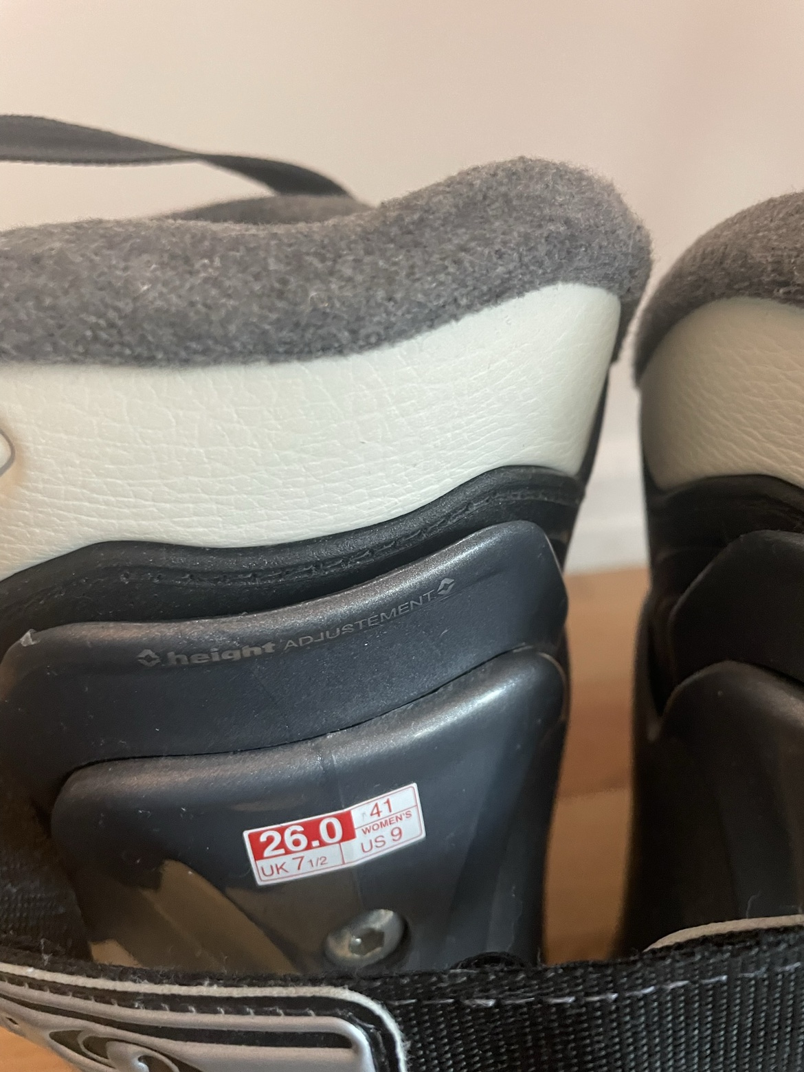 Free women’s ski boots - size 9 - photo 4