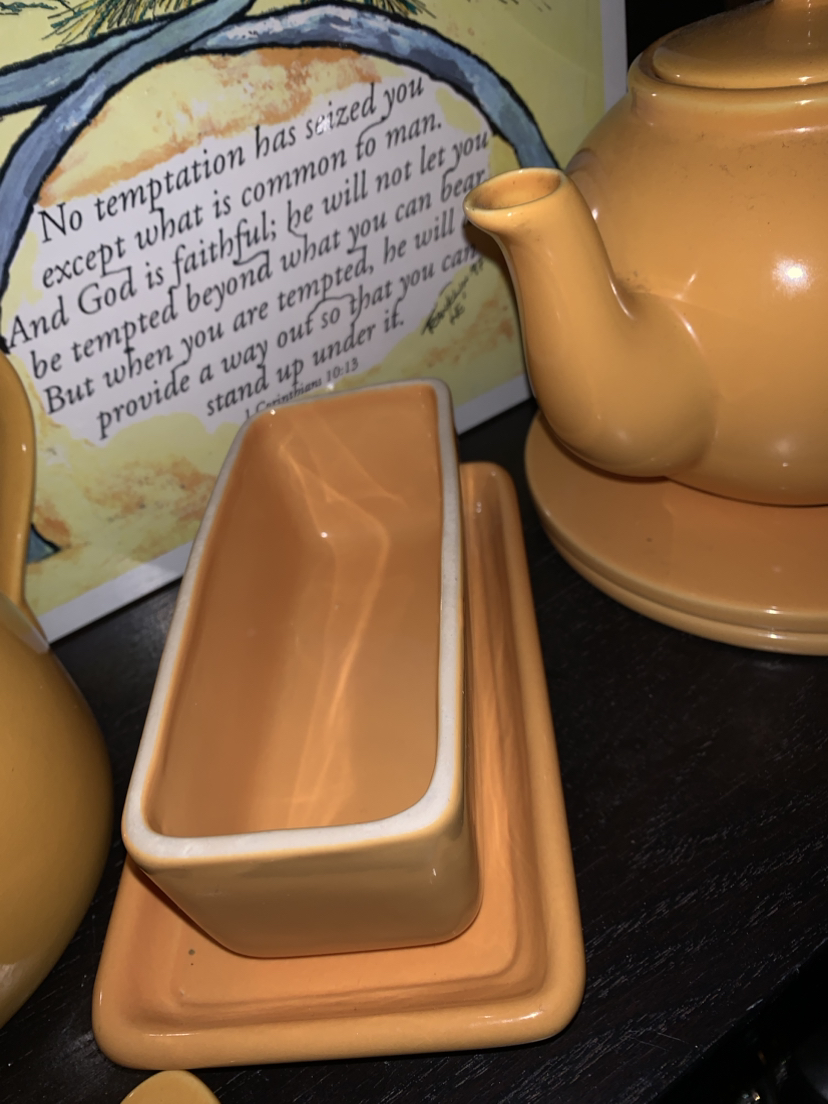 Free Yellow Hot Plate with pot or pitcher image indicator(4)