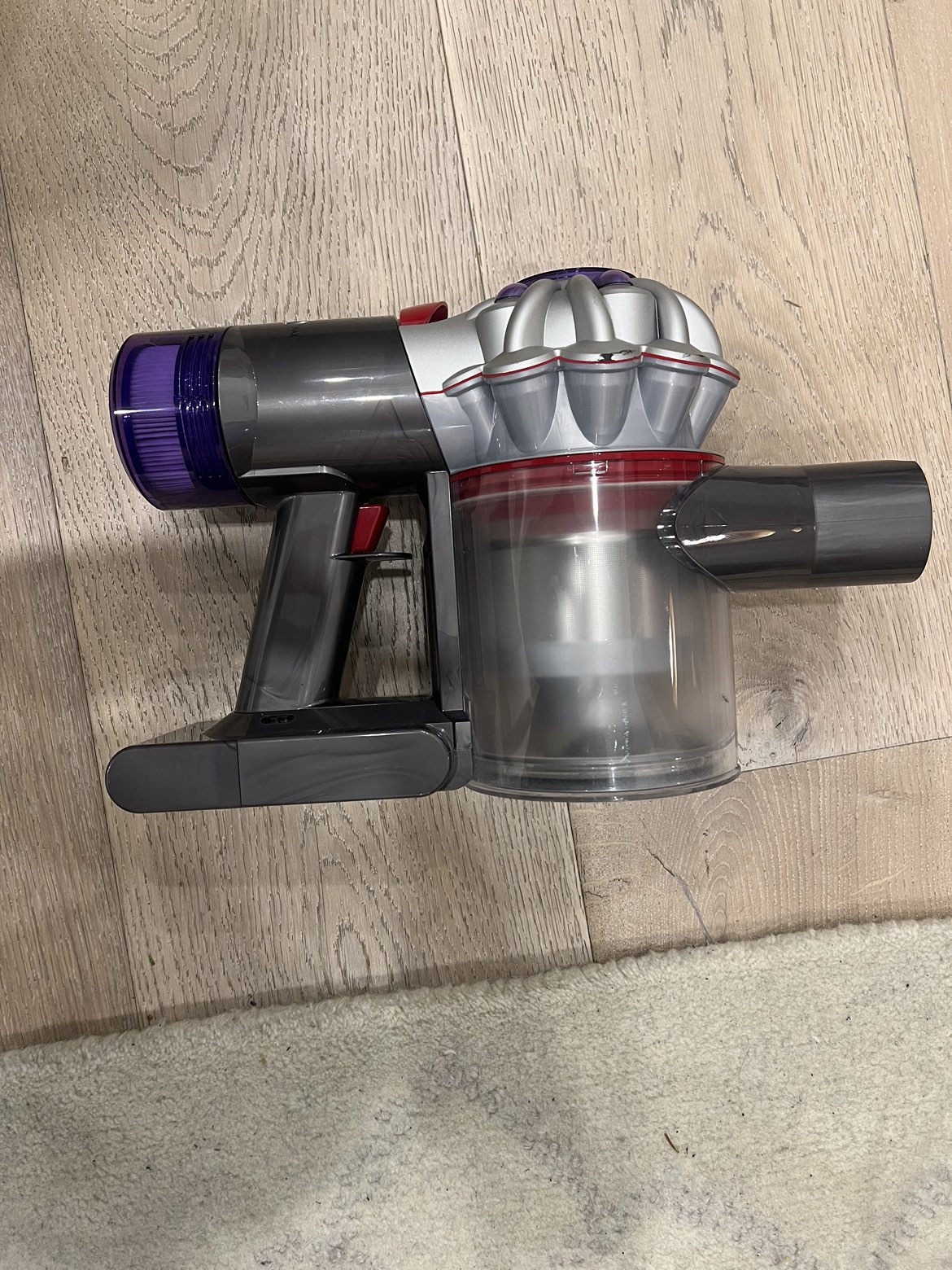 Dyson V8 Cordless Vacuum with 7 year Warranty image indicator(3)
