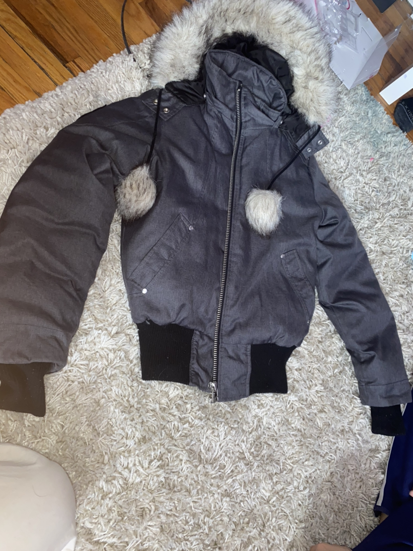 Storm mountain jacket image indicator(7)