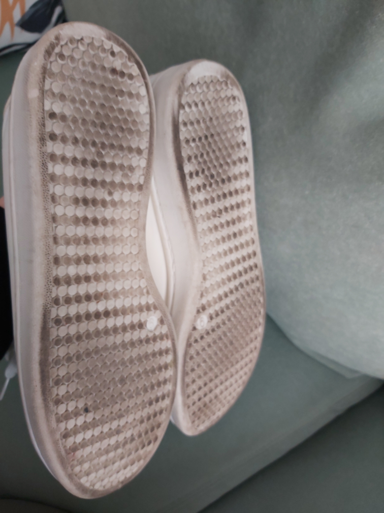 Ardene white runners, size 9 image indicator(4)