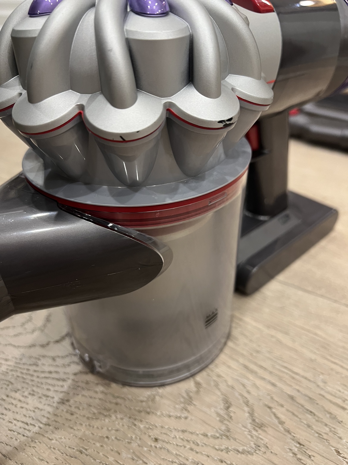 Dyson V8 Cordless Vacuum with 7 year Warranty image indicator(5)