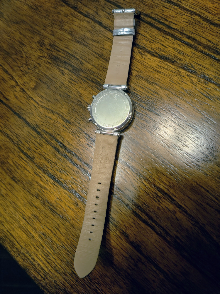 Stunning women's Michael kors leather watch image indicator(5)