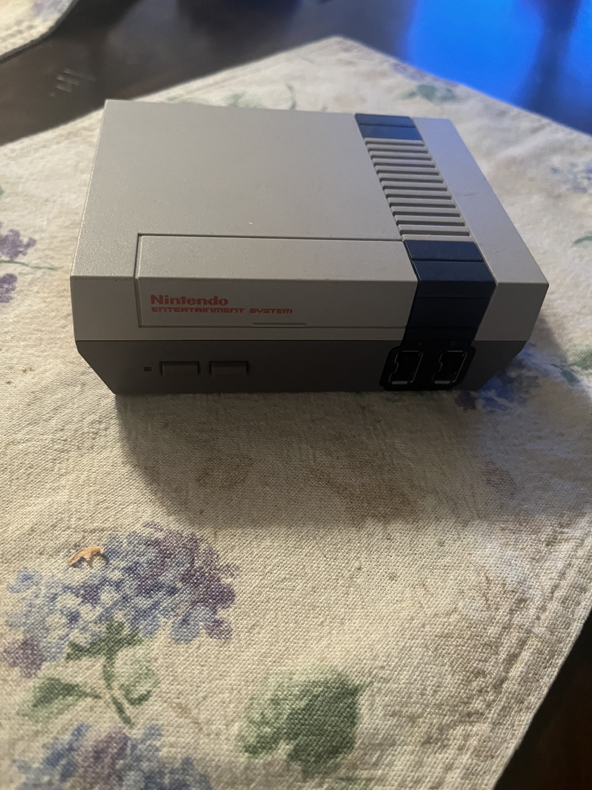 Mini Nintendo console thumbnail