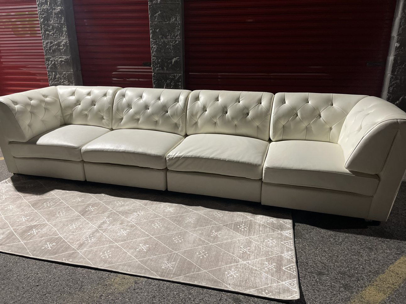 SPOTLESS WHITE TUFTED LEATHER COUCH image indicator(3)