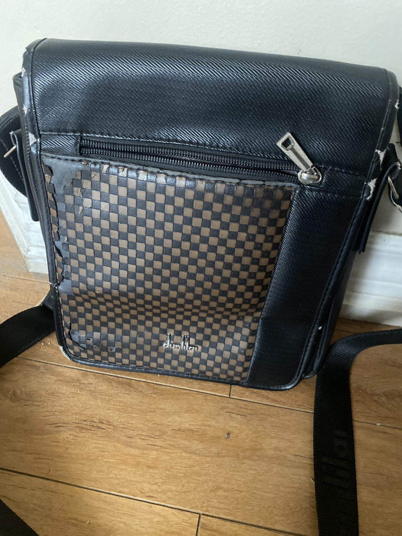 Cross body black handbag thumbnail
