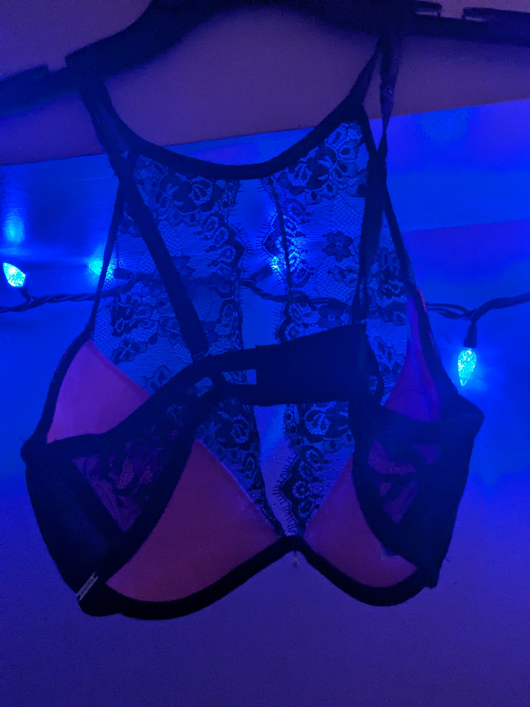 Exquisite Black Lace Bra  Size 36D image indicator(6)