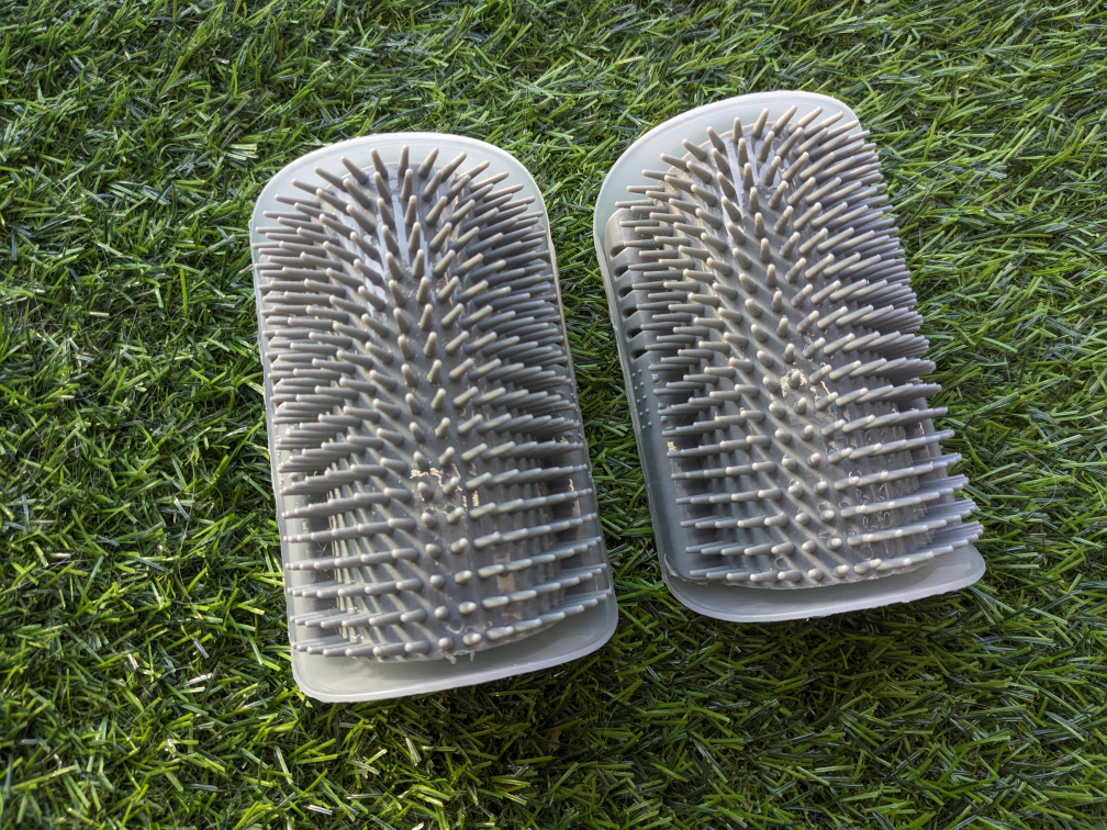 Attachable cat scratching brush #freecycle image indicator(3)