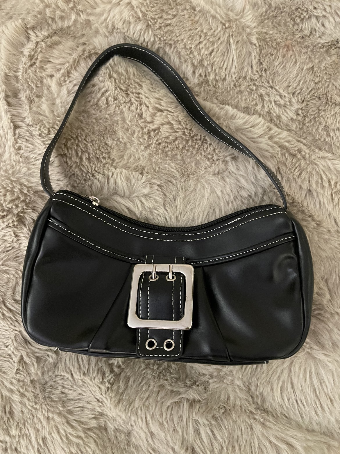 Cutest shoulder bag!!
