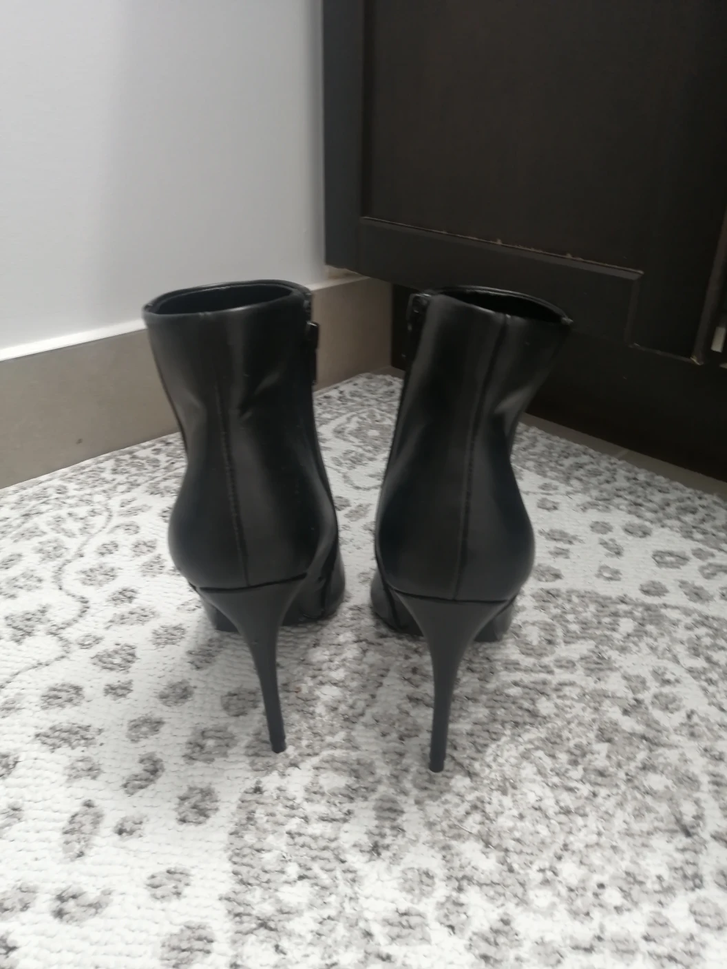 Black high heeled ankle boots - photo 2