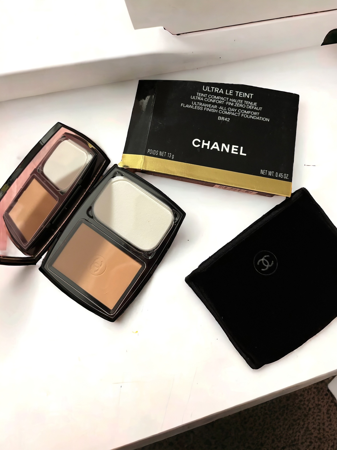Authentic Chanel compact foundations image indicator(6)