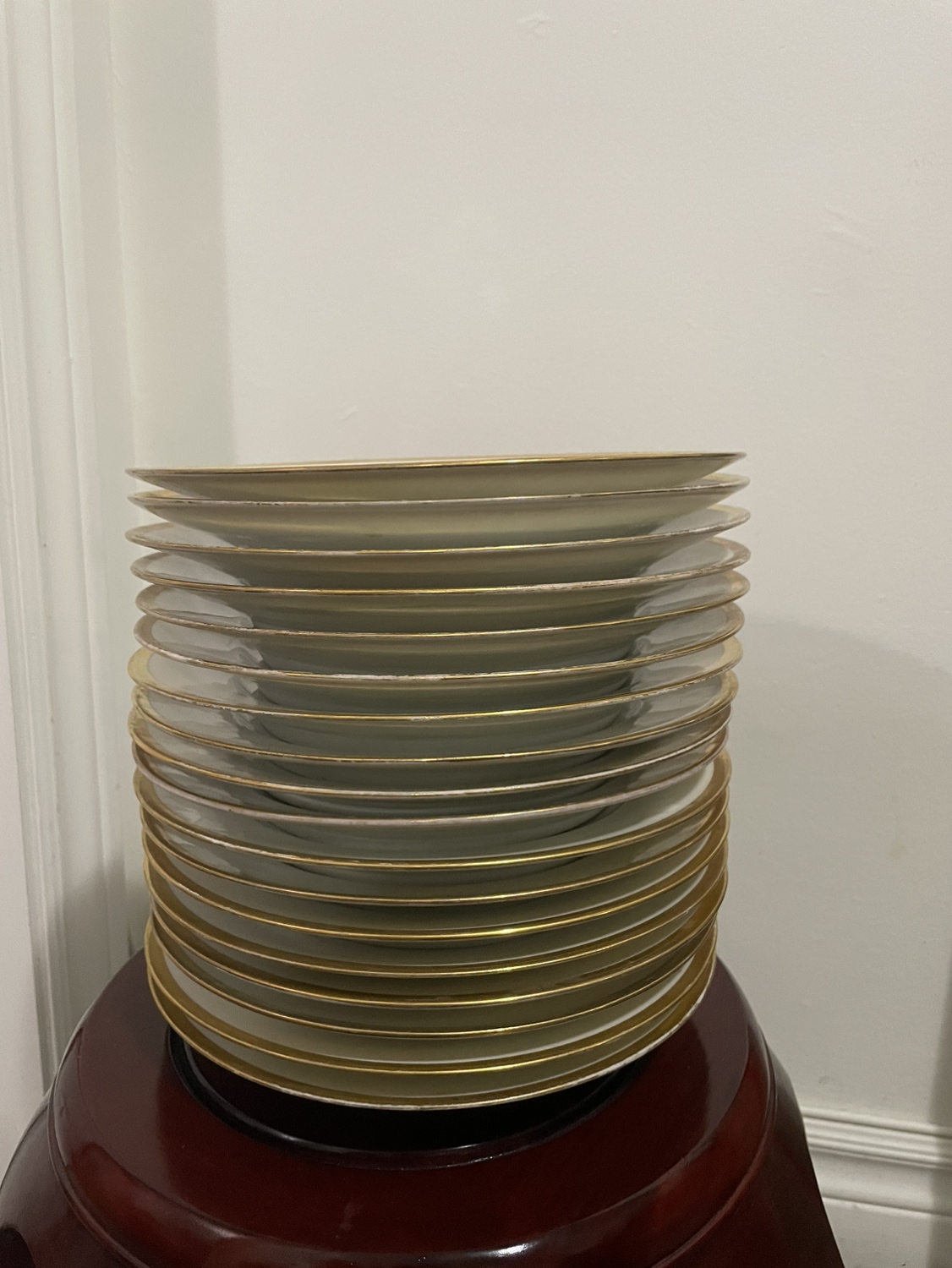 🏈Beautiful Vintage Plates with Gold Rim - photo 3