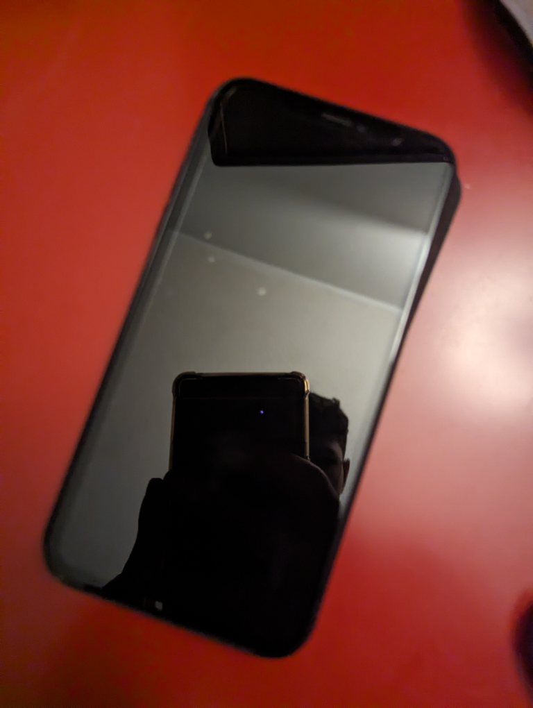 iPhone XR - photo 2