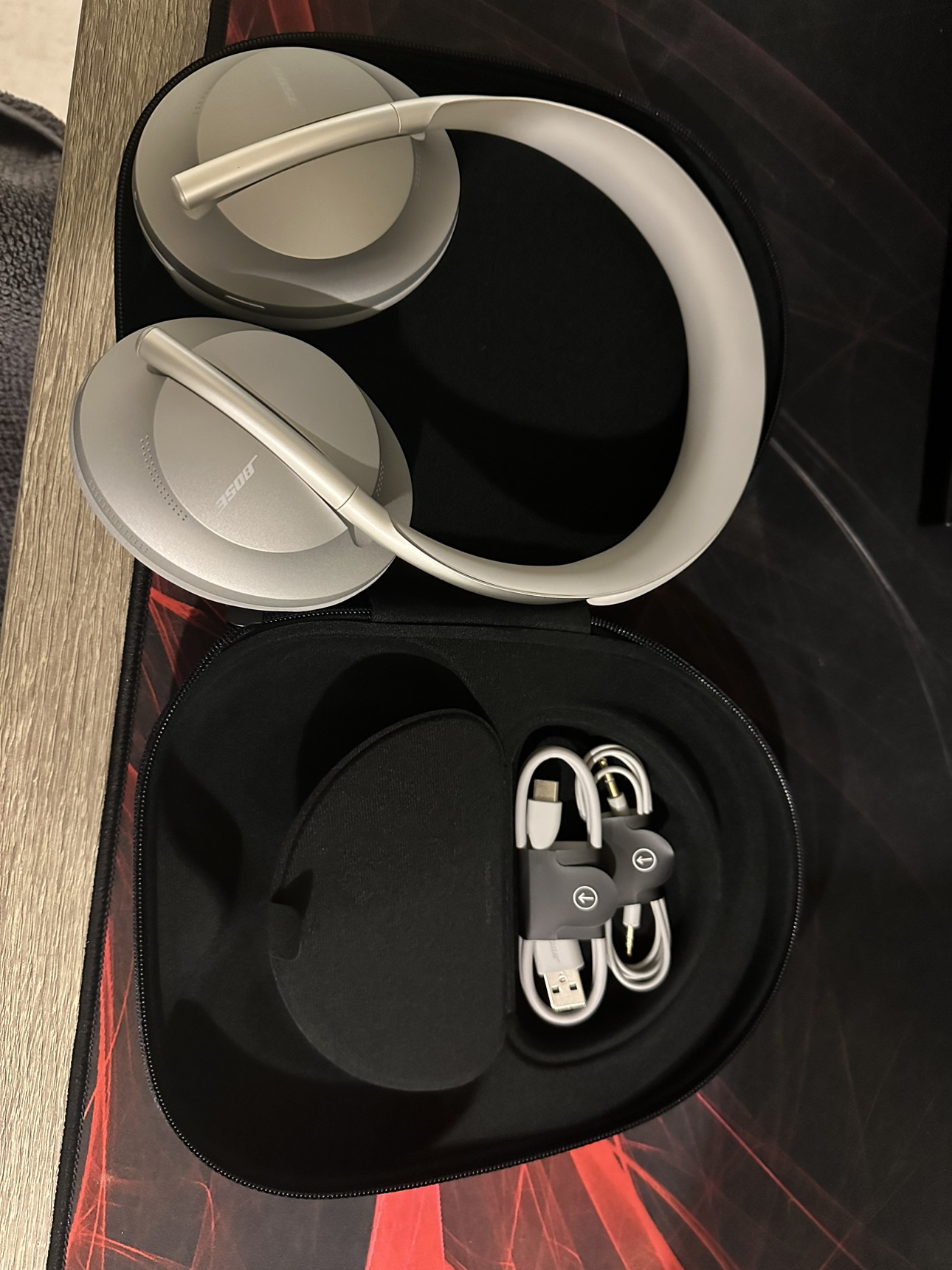 Bose 700 Noise Cancelling headphones. Excellent condition - photo 3
