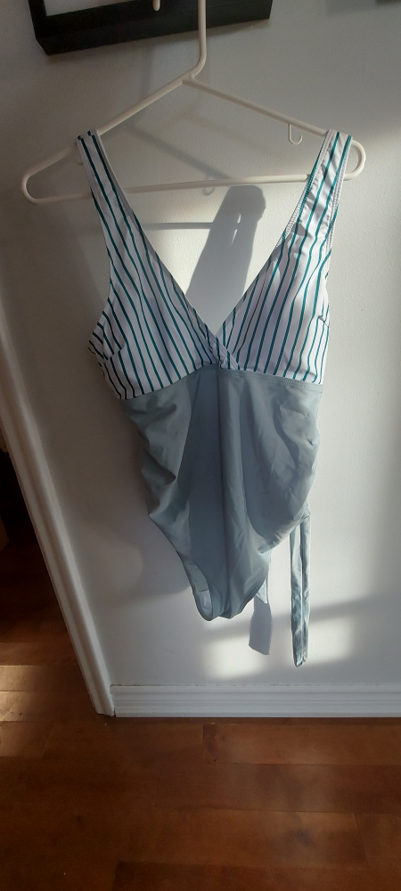 Maternity swimsuit size 14 thumbnail