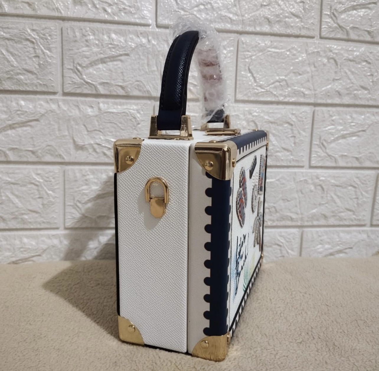 Aldo “life is a beach” bag image indicator(3)