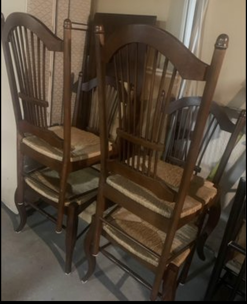 Ashley’s Cherrywood Dining table and  chairs SOLD !! - photo 2