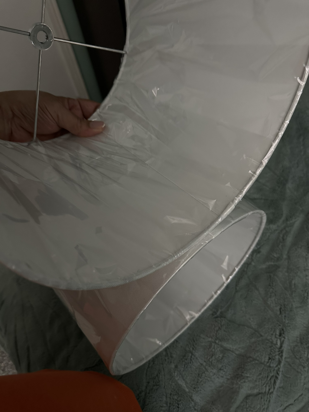 #free cycle 2 brand new white lamp shades - photo 4