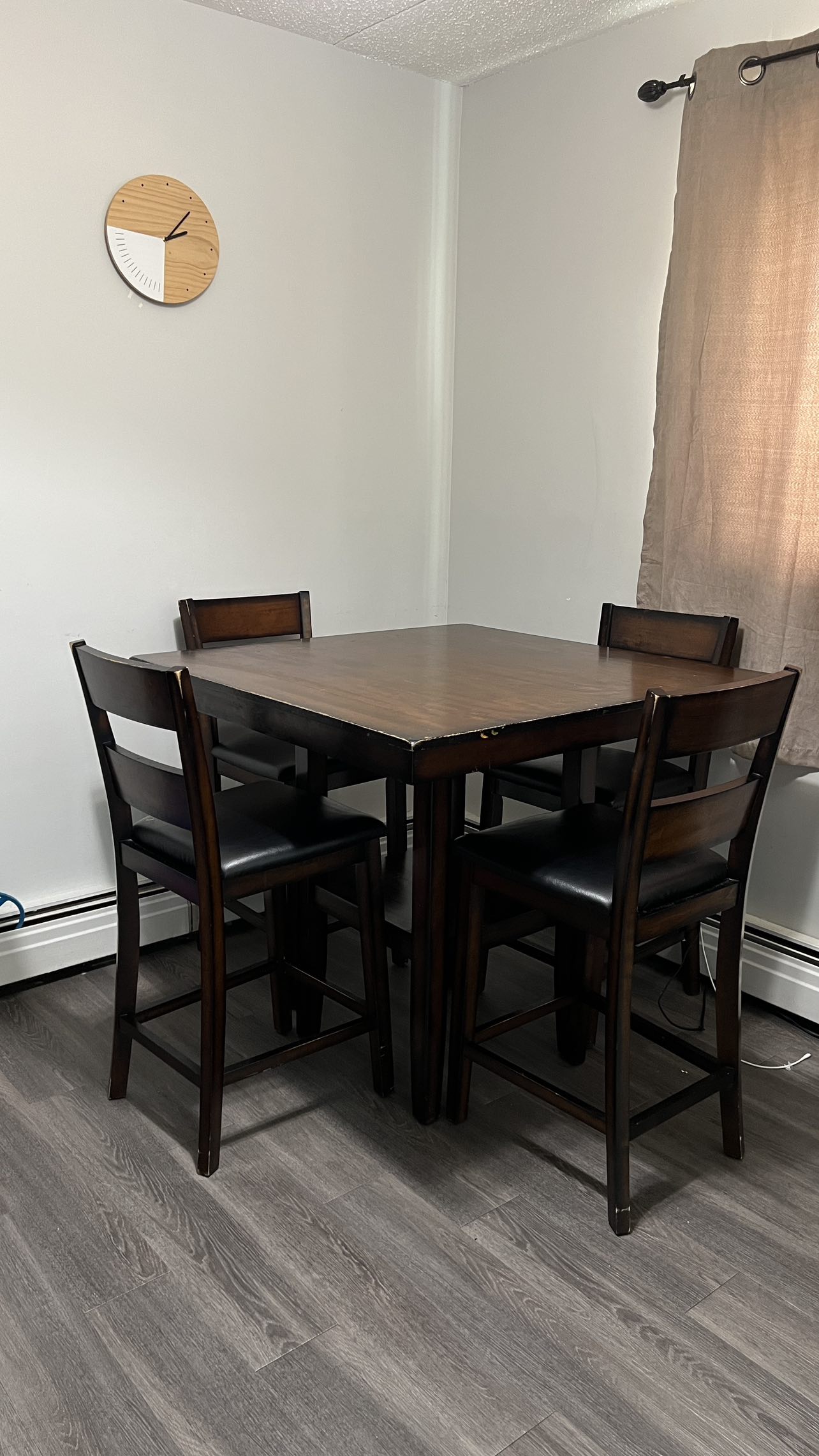 Dinning table set thumbnail