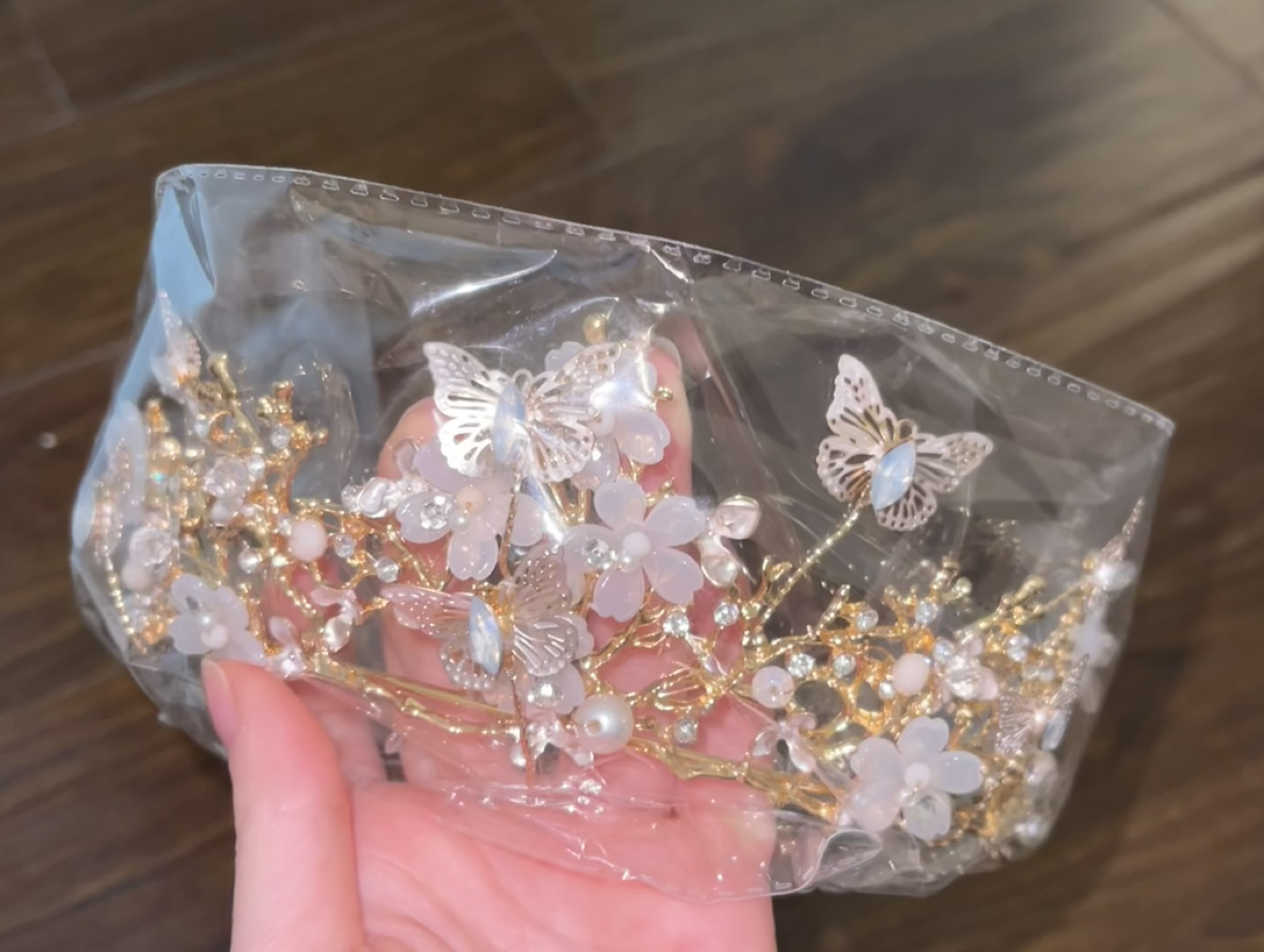 BNIB butterfly & diamonds crown thumbnail