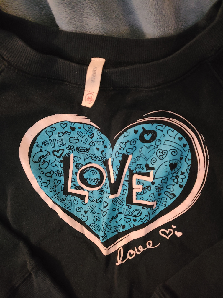 Nevada girl's black LOVE sweater M image indicator(2)