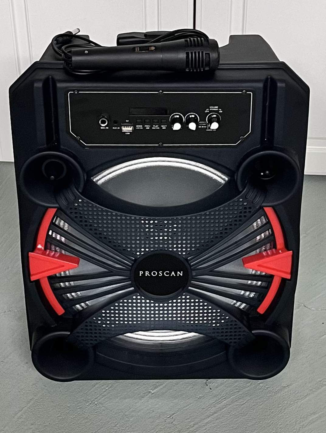 Bluetooth speaker with Karaoke mic - photo 2