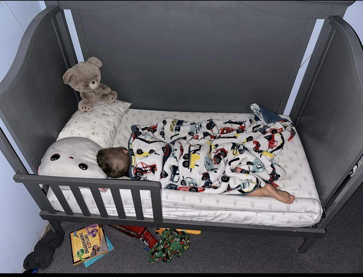 Crib - photo 2