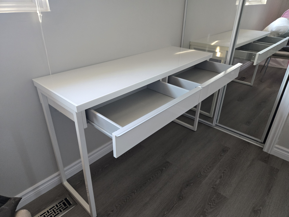 IKEA - Besta Desk LIKE NEW - photo 2