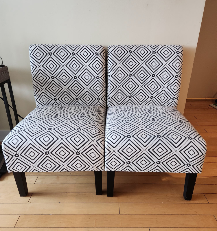 Set of 2 accent cushioned chairs
