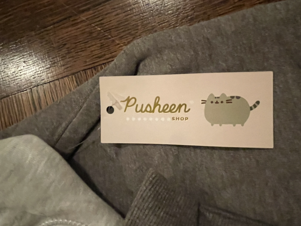 Pusheen Sweater and tuque set image indicator(4)