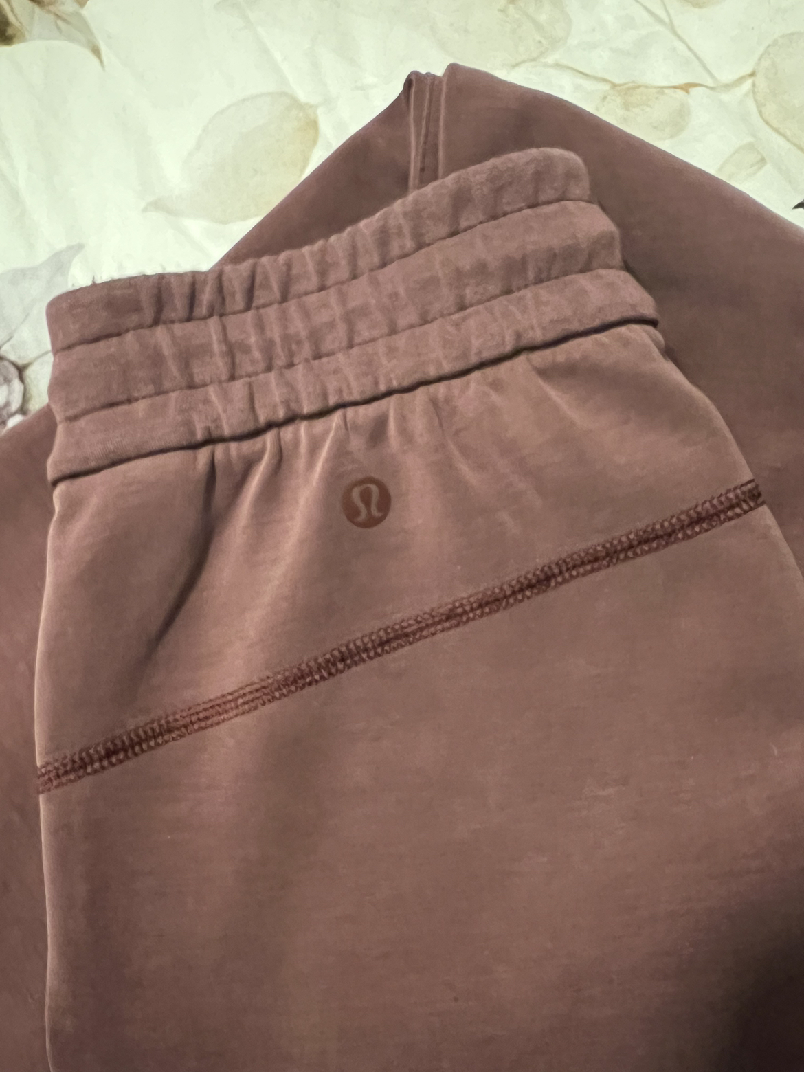 Lululemon softstreme pant size 2 LIKE NEW