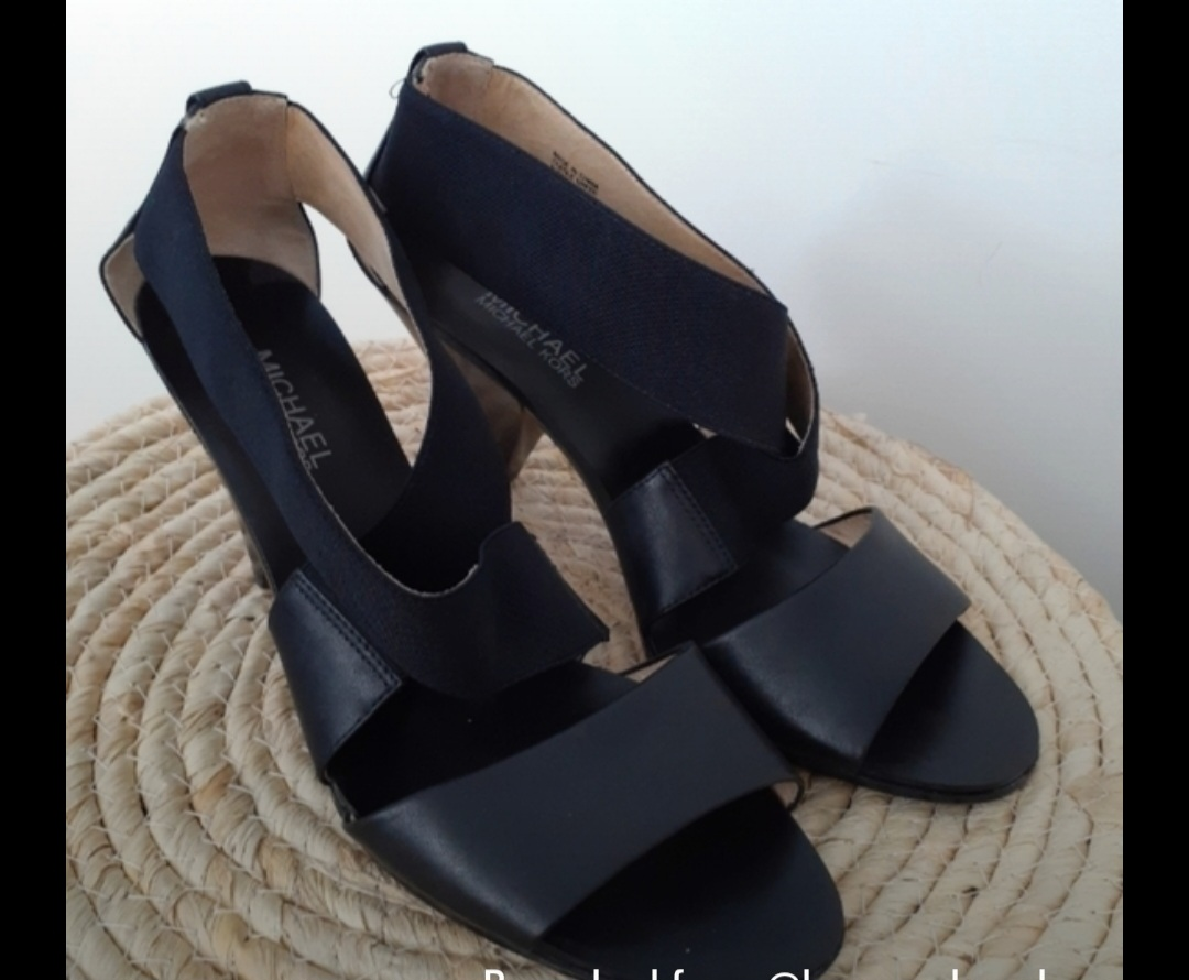 Size 9.5 Michael Kors Leather Sandal