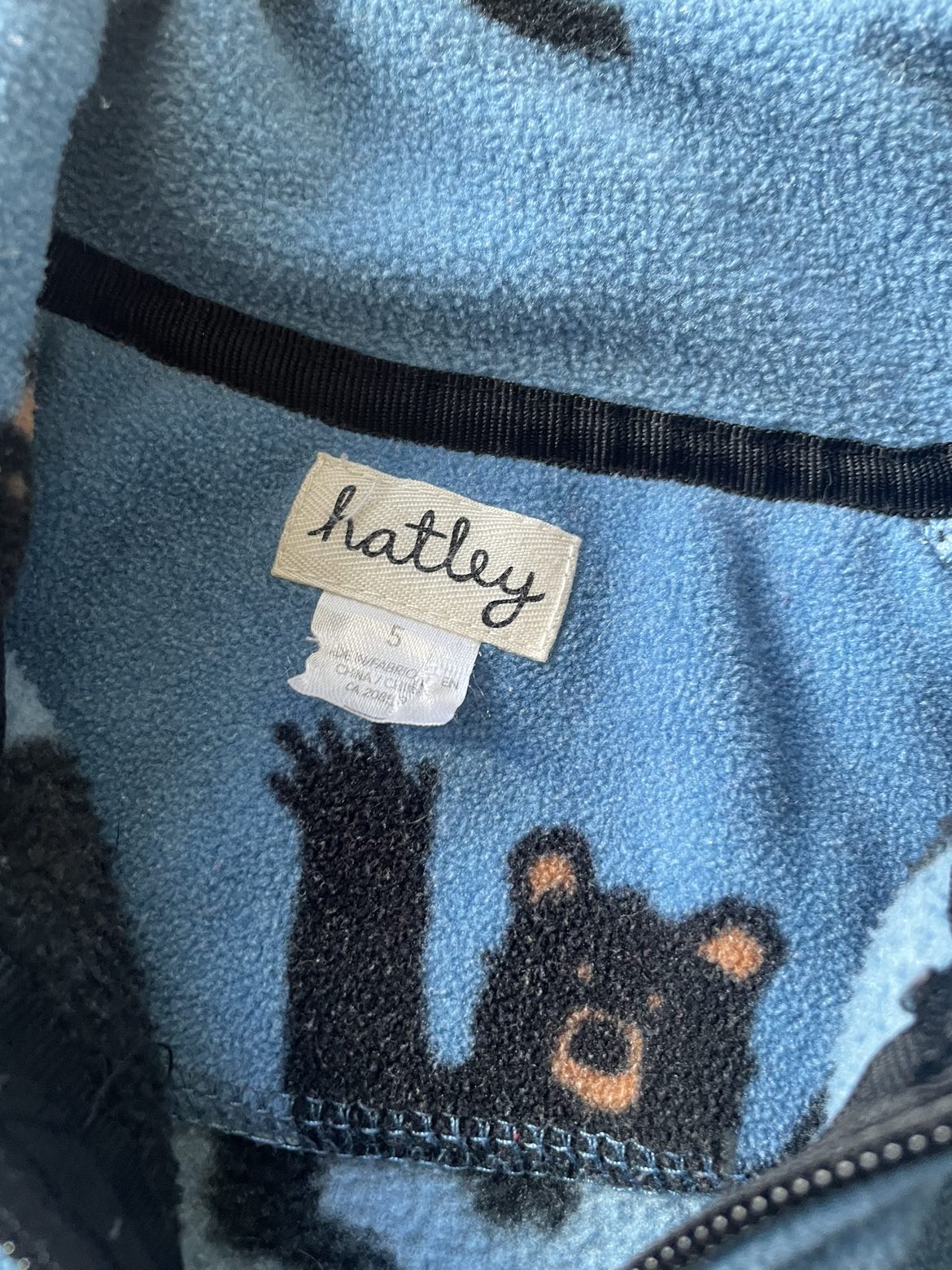 Two fleece jackets kids size 5-6 image indicator(4)