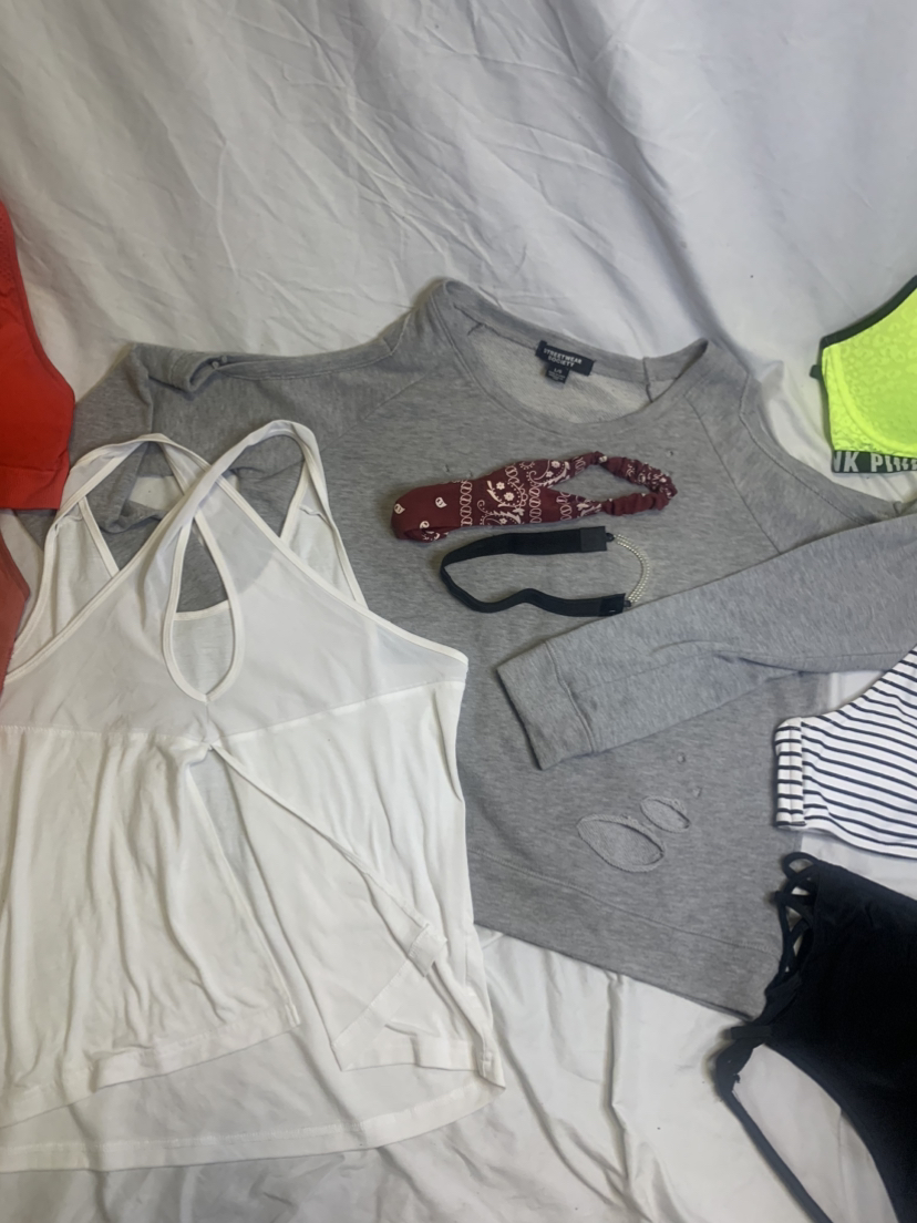 Misc lot-woman’s size L has 17 items for one low price - photo 3