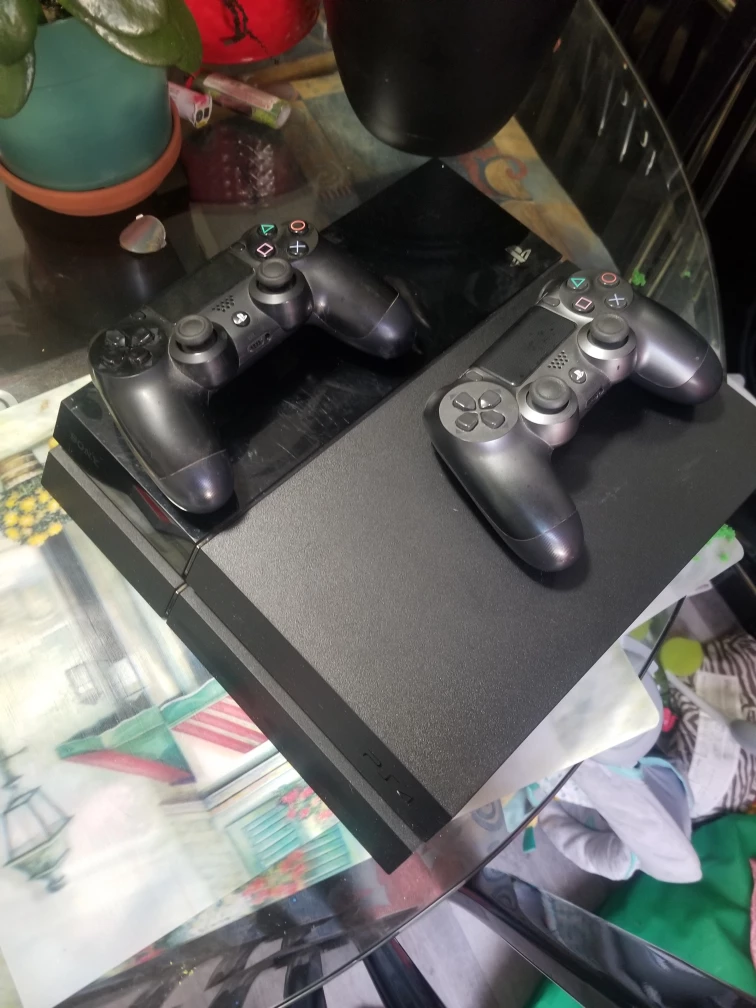 selling PS4 and Random games.