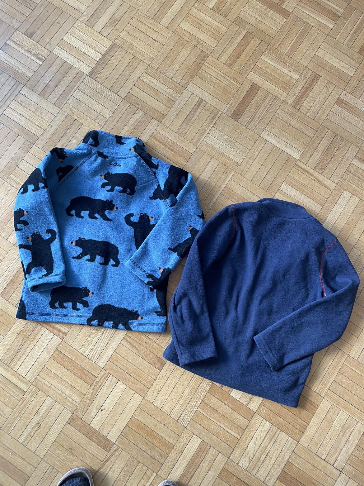 Two fleece jackets kids size 5-6 image indicator(2)