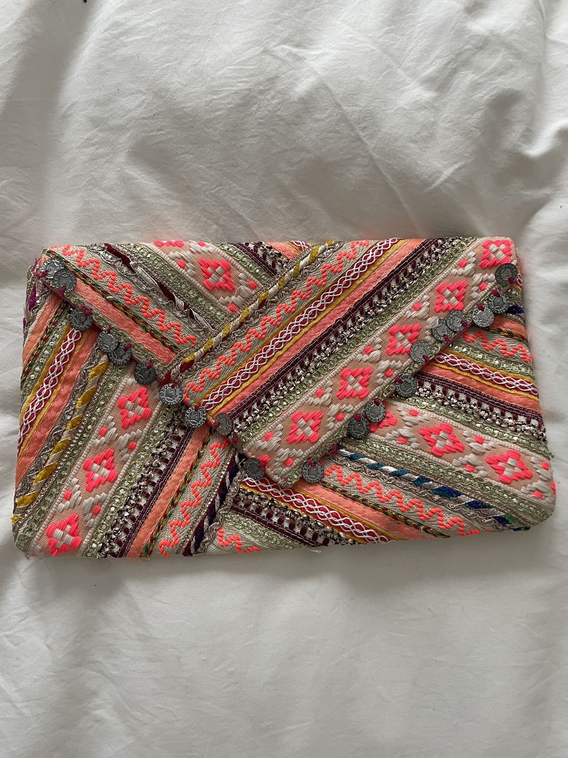 embroidered clutch image indicator(6)