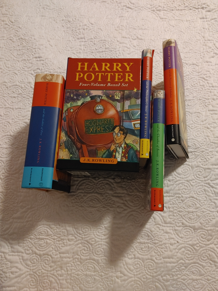 Harry Potter boxed set 1-4 - photo 3