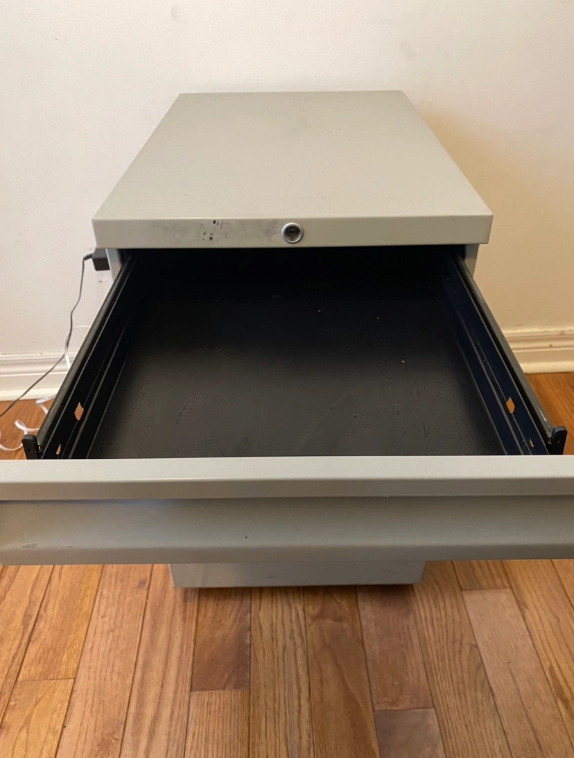 Filing cabinet - photo 2