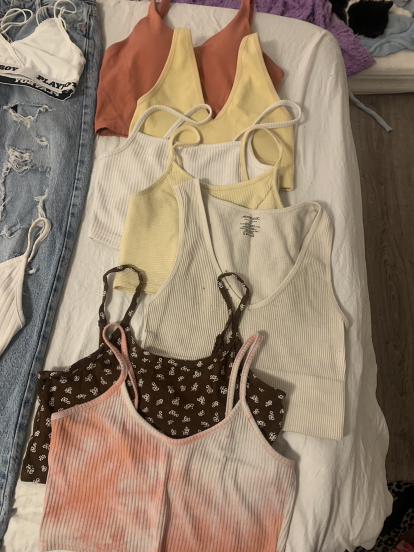 Orange an yellow lot XS-SM. 20+ items all for one low price image indicator(2)