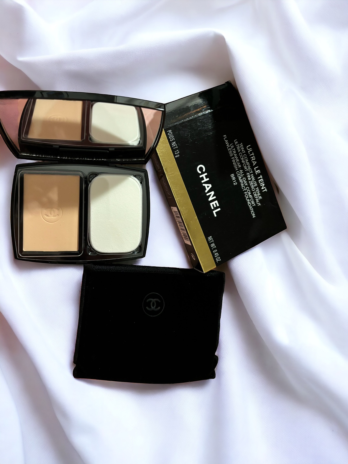 Authentic Chanel compact foundations image indicator(8)