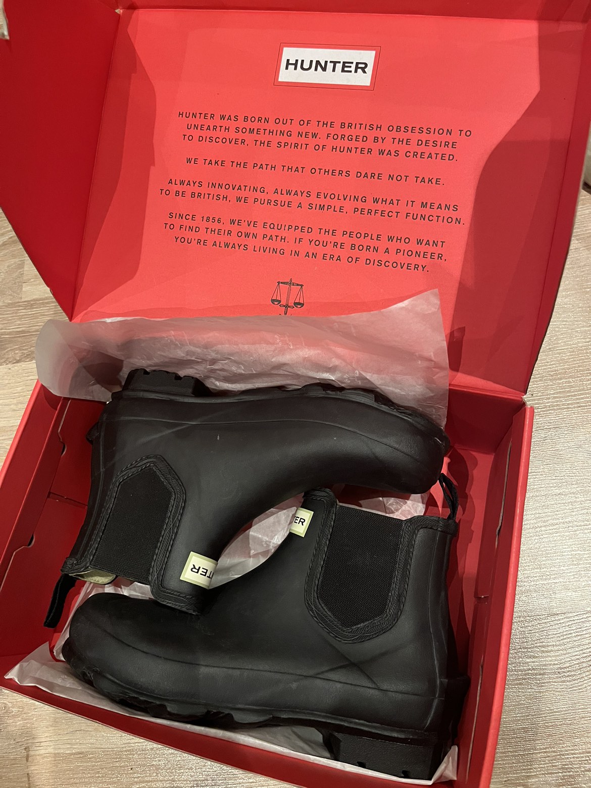 Hunter chelsea boots image indicator(4)