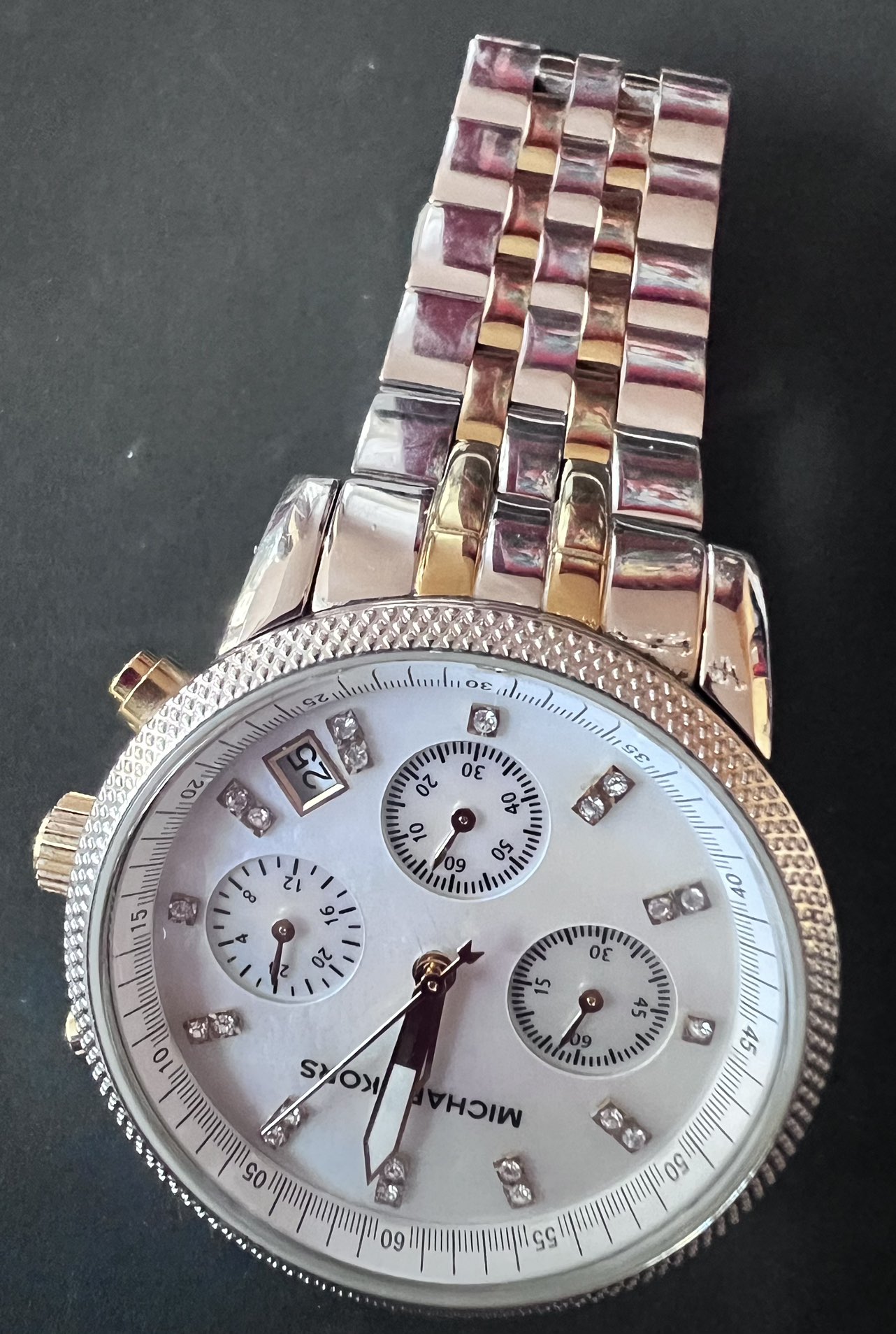 Michael Kors watch image indicator(4)