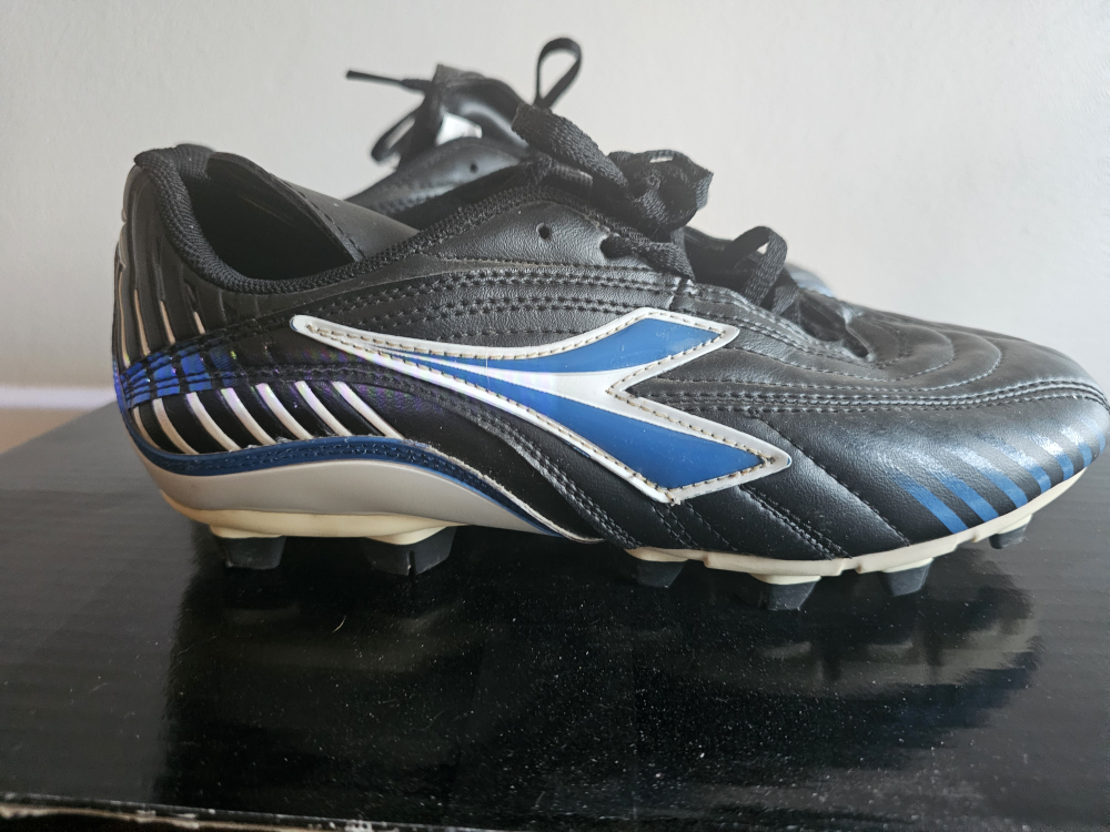 Outdoor Soccer shoes/ cleats thumbnail