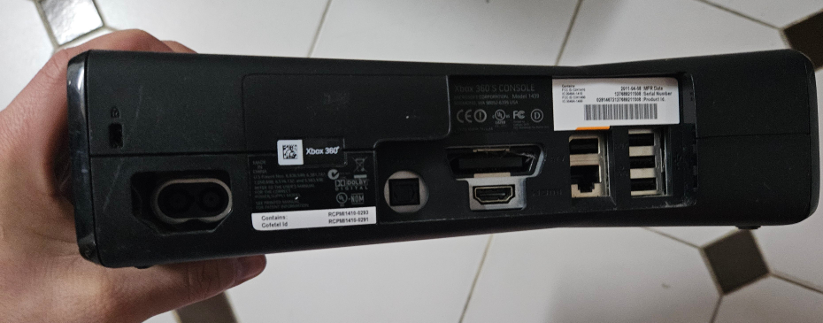 Xbox 360 S - 250GB image indicator(2)