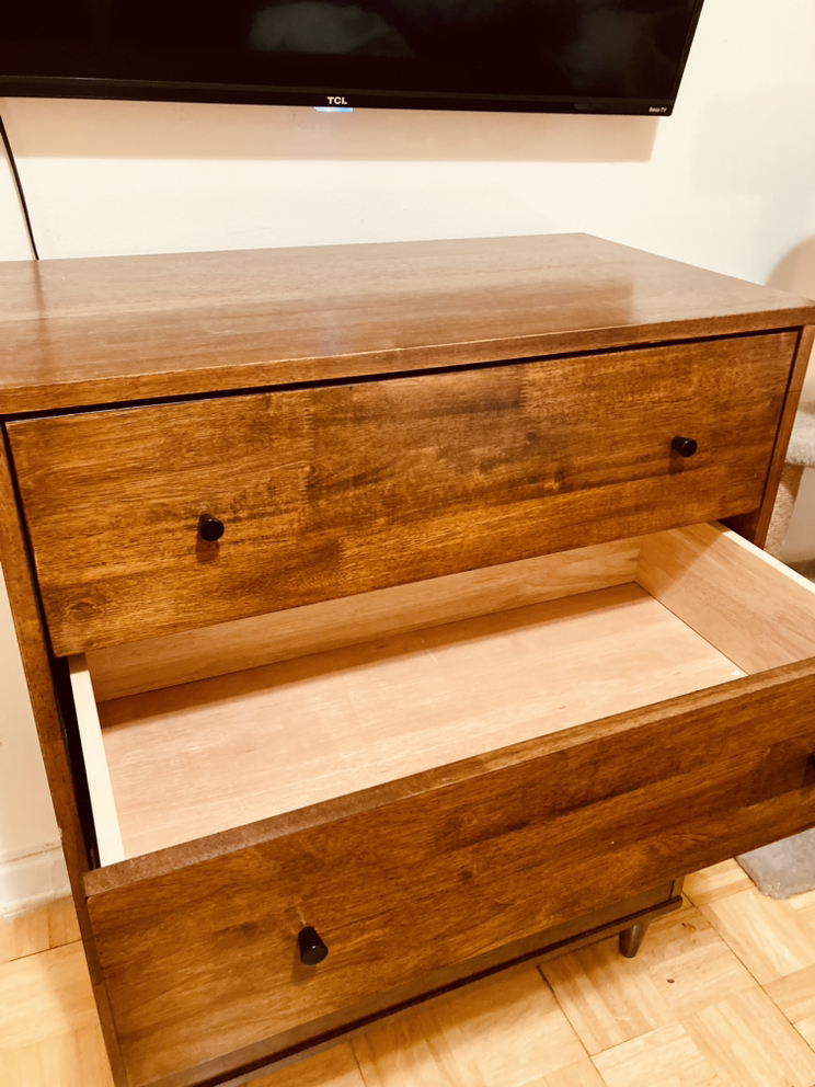 MOVING SALE - Solid oakwood 4-drawer dresser - photo 3